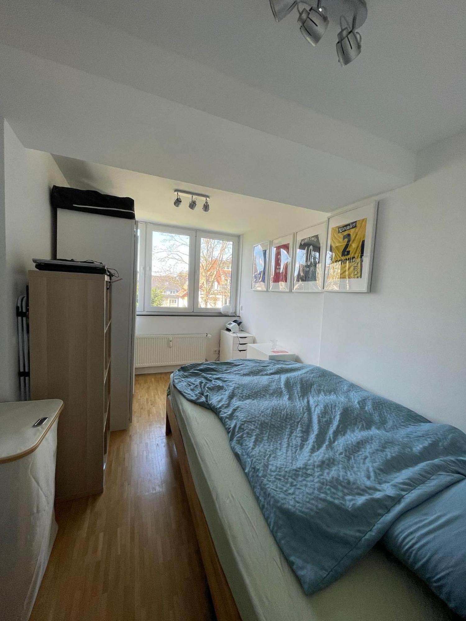 Moderne Zimmer In Koeln Lindenthal Keulen