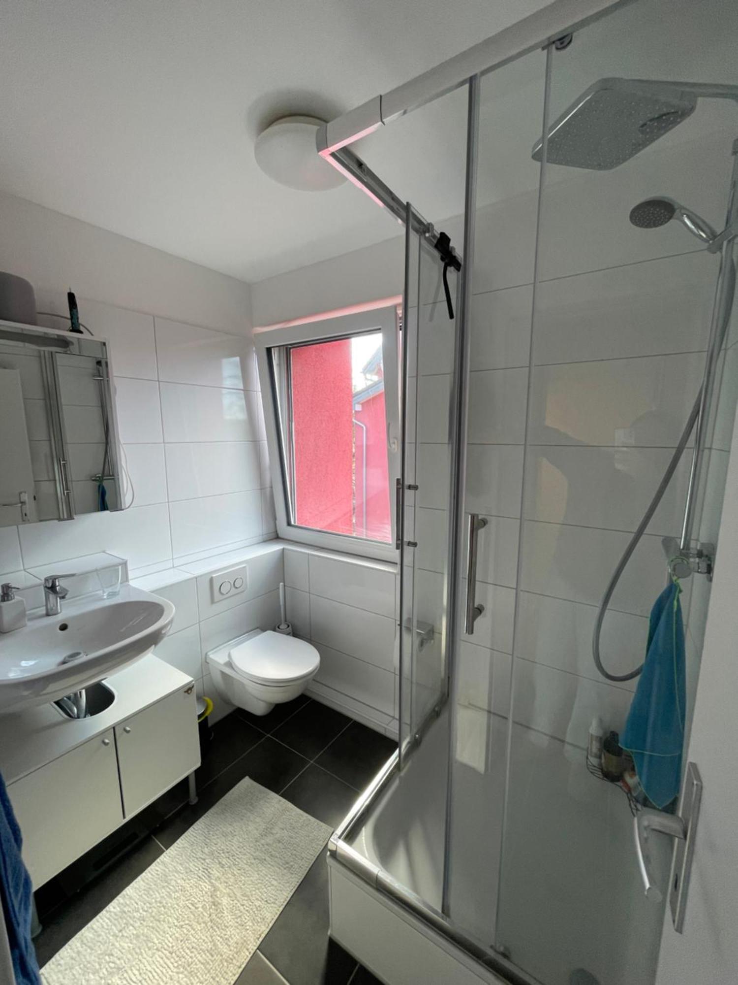 Moderne Zimmer In Koeln Lindenthal Keulen